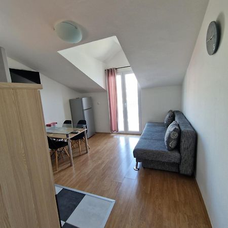 Apartmani "Ivan" มารีนา ภายนอก รูปภาพ