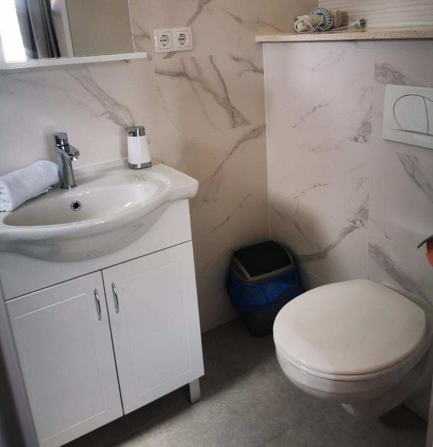 Apartmani "Ivan" มารีนา ภายนอก รูปภาพ
