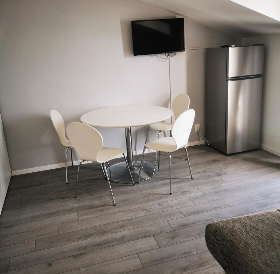 Apartmani "Ivan" มารีนา ภายนอก รูปภาพ