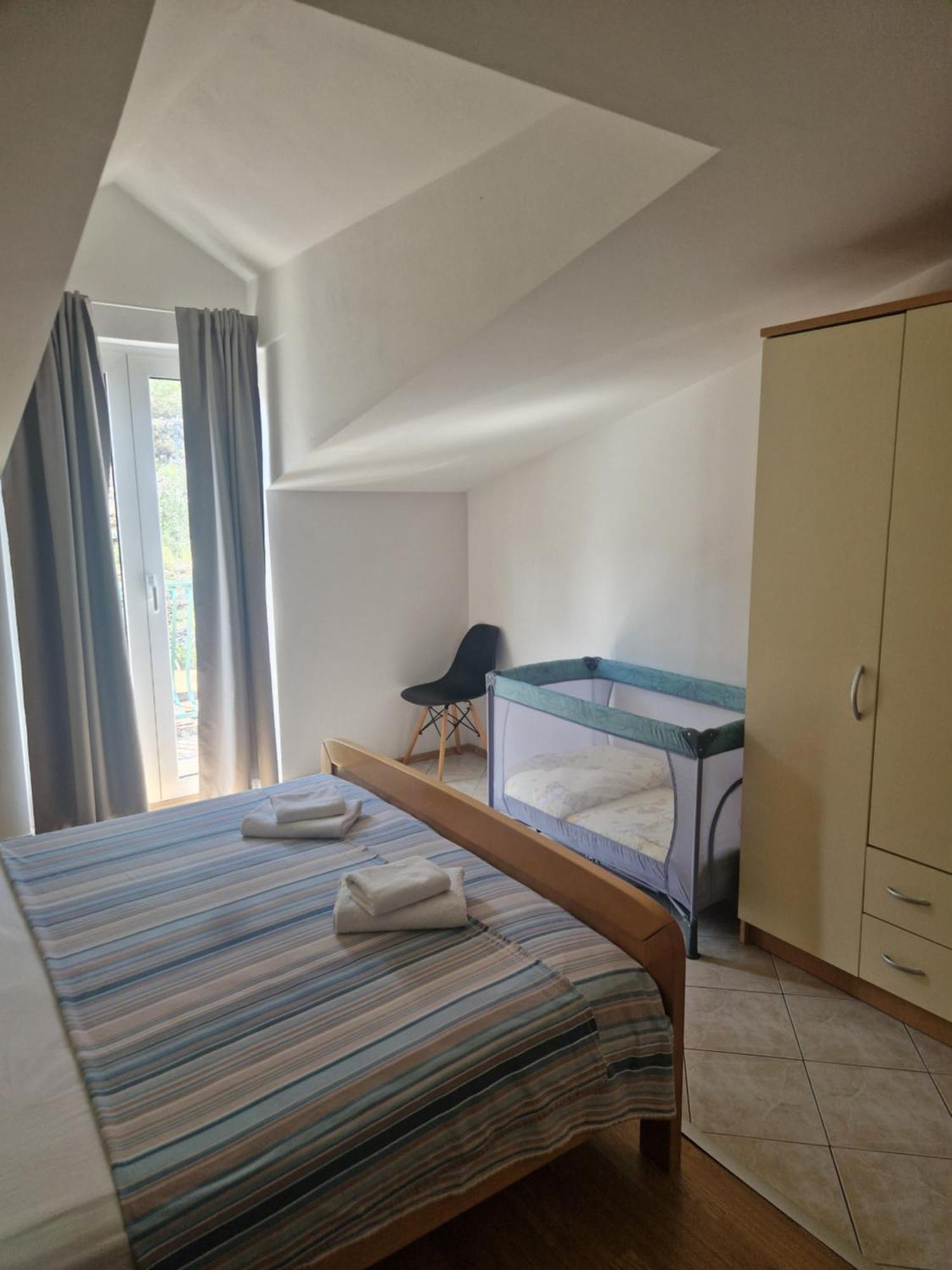 Apartmani "Ivan" มารีนา ภายนอก รูปภาพ